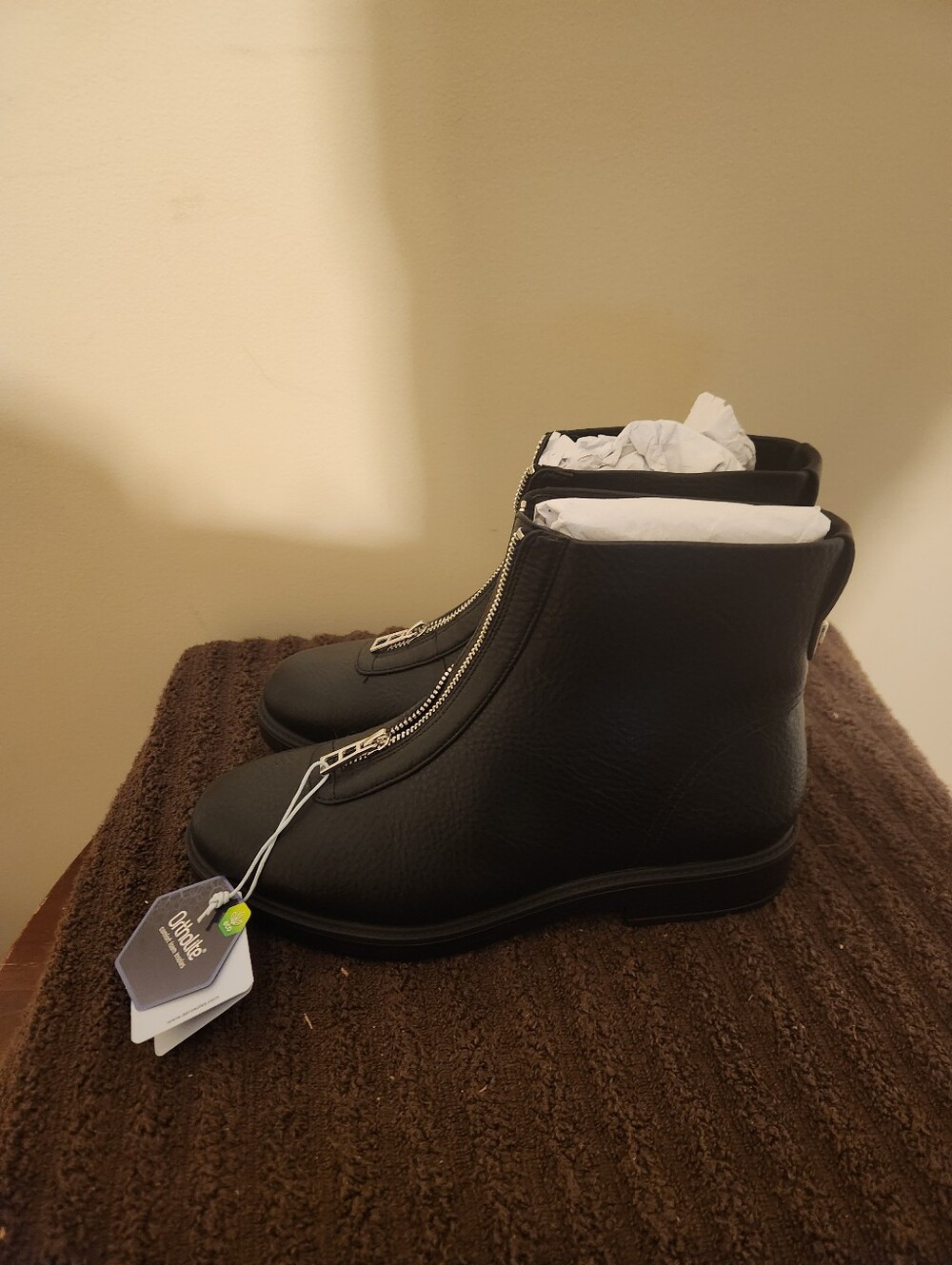 Aerosoles Poshia Black Front-Zip Women 9.5W Leather-Look Ankle Booties - Picture 6 of 8